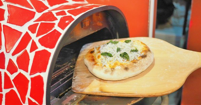 約150秒で作れる“本格ピザ”で売上アップ!?オーブン感覚で使用できる